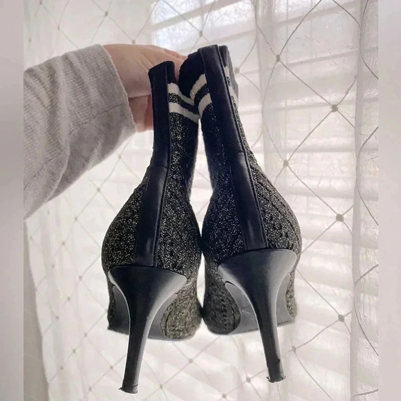 Stuart Weitzman Waverly Gold Black Knit Sock Striped Metallic Booties Size 7.5 - Picture 9 of 14